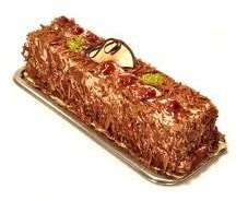 Unutulmaz Lezzet Deneyimi 4-6 Kişilik Çikolatalı Muzlu Baton Karaman pasta siparişi